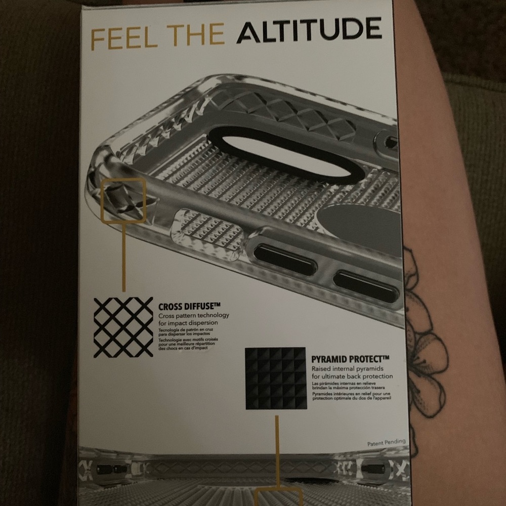 iPhone XR case - Picture 2 of 2